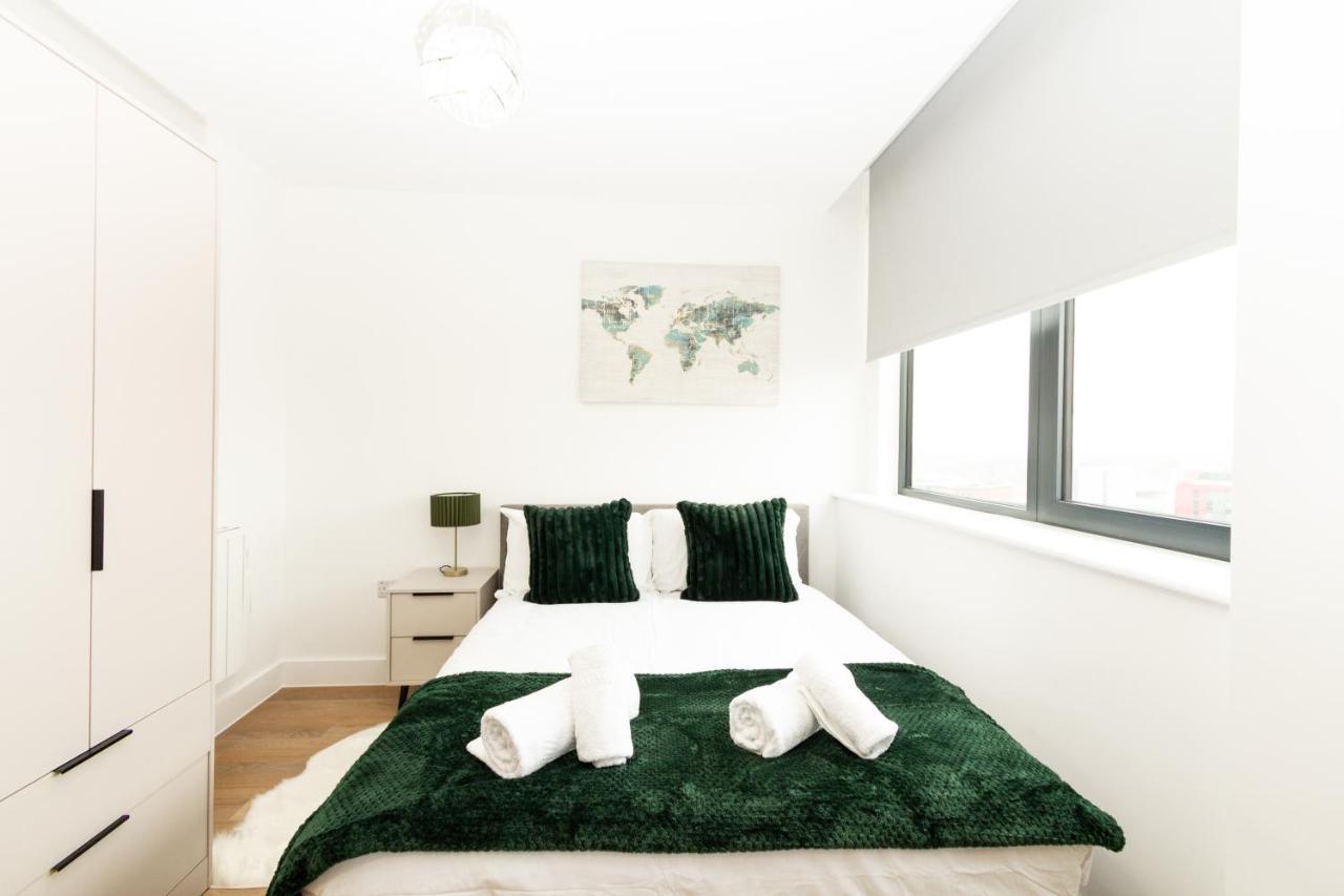 Stylish Studio Apt Overlooking Old Trafford Manchester Exterior photo